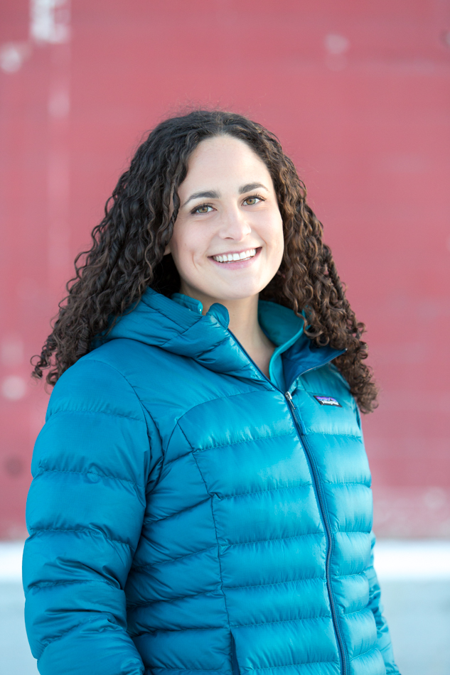 Leah, Yoga Instructor 2015Dec 950x700 72dpi-4