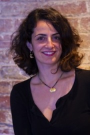 Caroline05-200x300